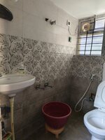 Servant Bathroom 1