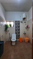 Sub Unit : bathrooms 2