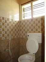 Sub Unit : bathrooms 1