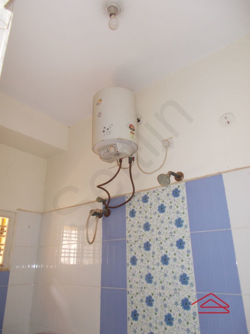Sub Unit : Bathroom 2