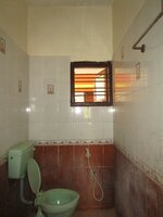 Sub Unit : bathrooms 1