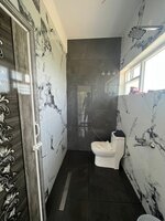 Sub Unit : bathrooms 4