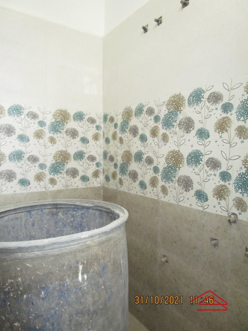 Sub Unit : bathrooms 2