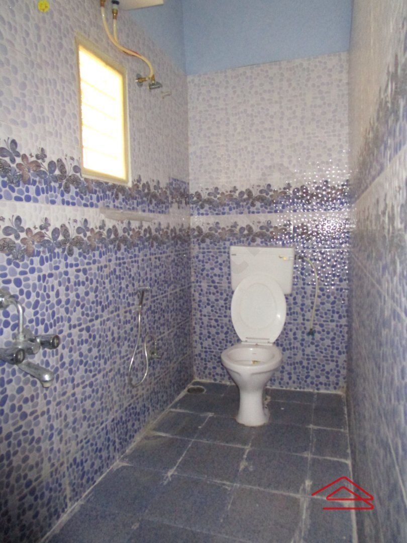 bathroom 4