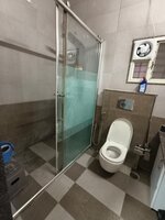 Sub Unit : bathrooms 4