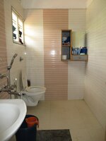 Sub Unit : bathrooms 4