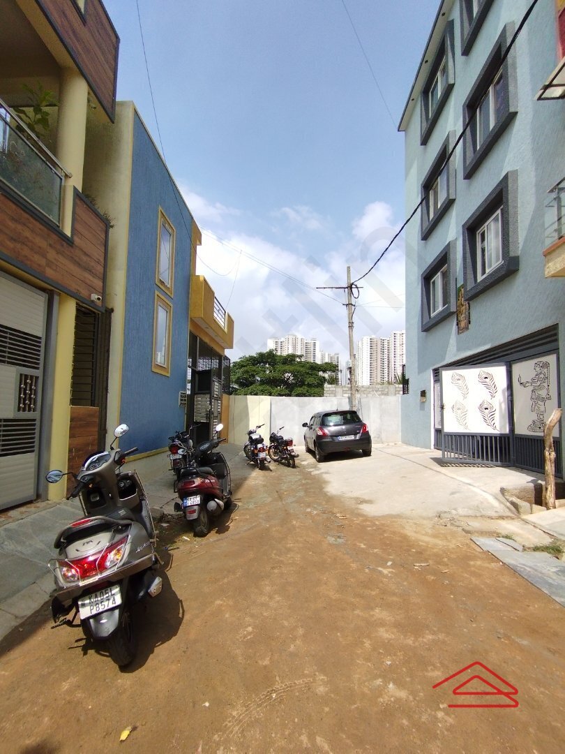 Unit:  Approach Road