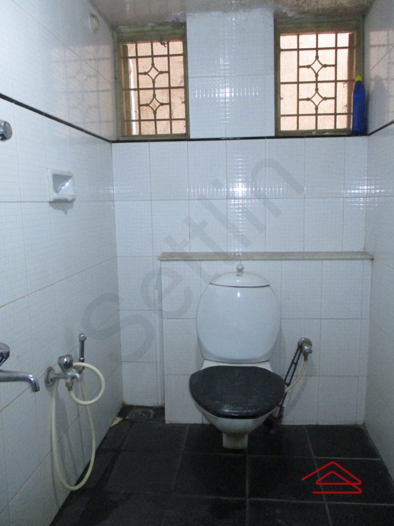 Sub Unit : bathrooms 3