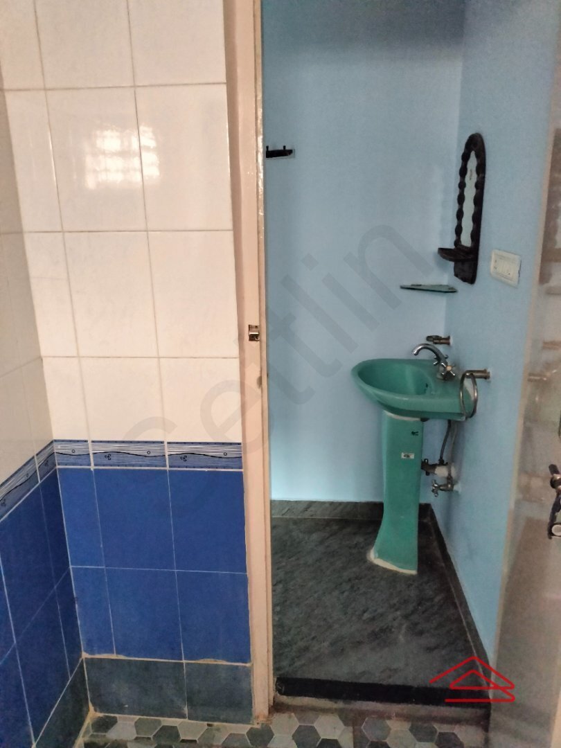 bathrooms 4
