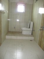 Sub Unit : bathrooms 1
