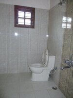 Sub Unit : bathrooms 3