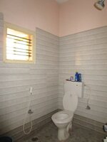 Sub Unit : bathrooms 1