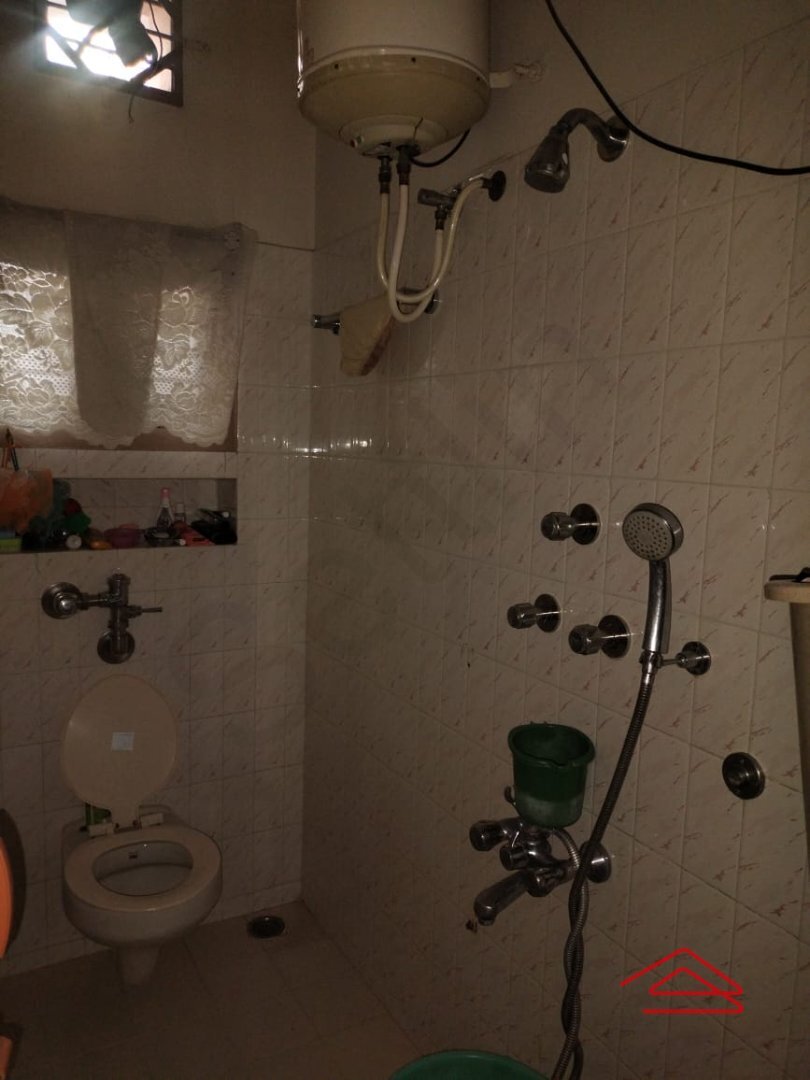 Sub Unit : bathrooms 1