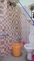 Sub Unit : bathrooms 1