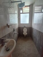 Servant Bathroom 1
