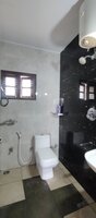 Sub Unit : bathrooms 3