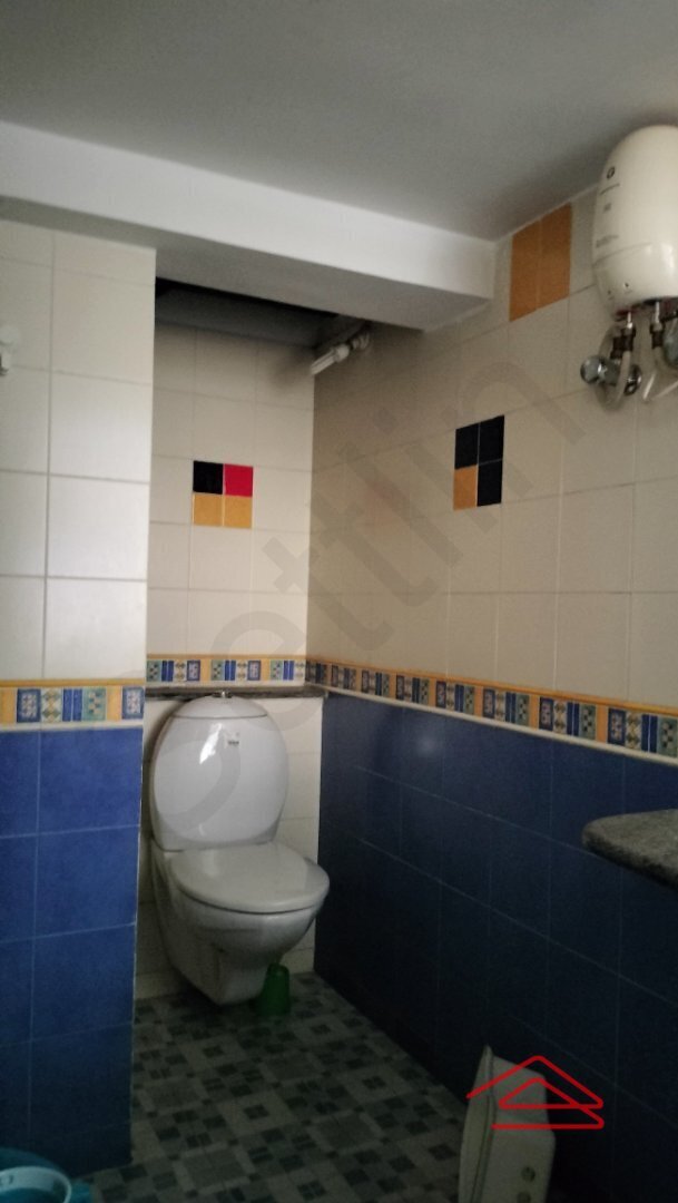 Sub Unit : bathrooms 2