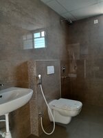 Servant Bathroom 1