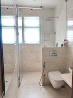 bathrooms 4