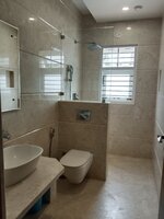 bathrooms 5