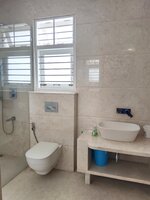 bathrooms 3