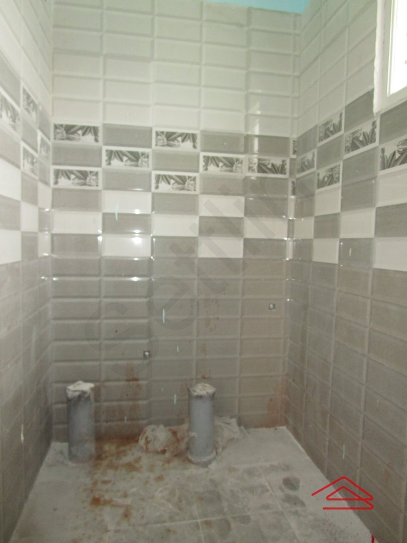 Sub Unit : bathrooms 2