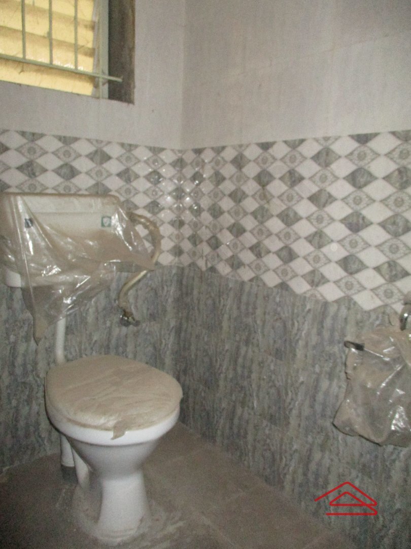 Sub Unit : bathrooms 3