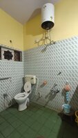 Sub Unit : bathrooms 3