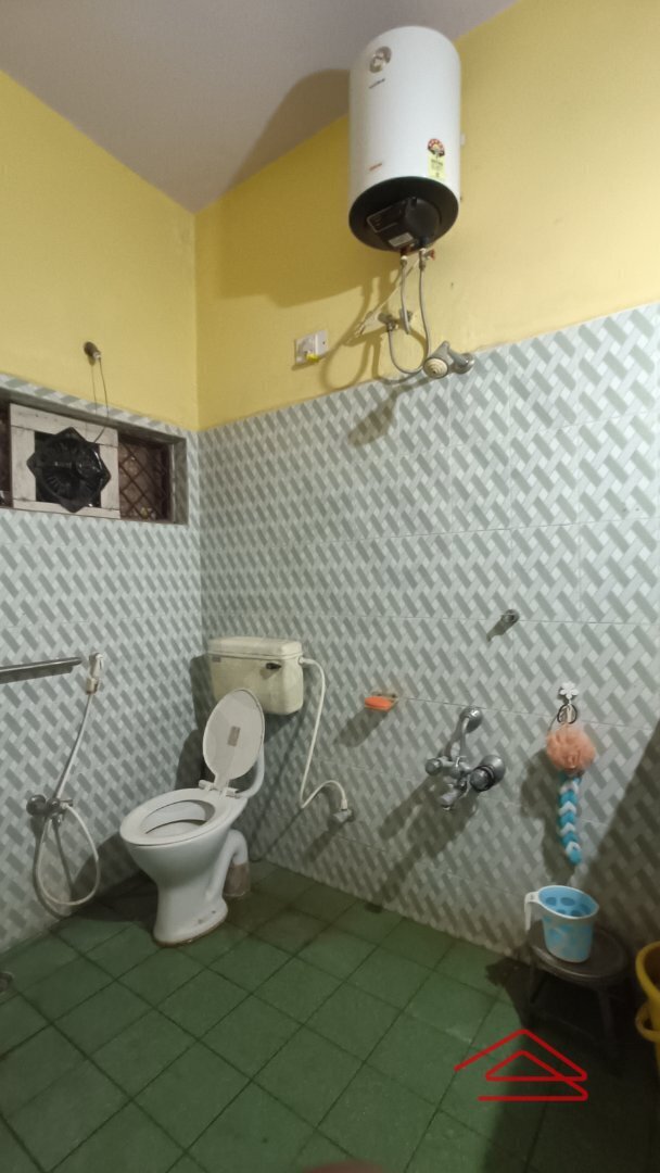 Sub Unit : bathrooms 3