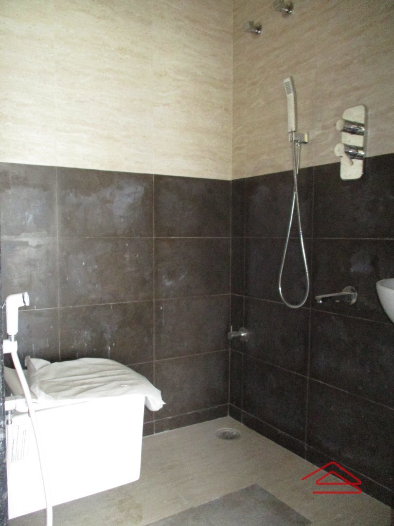 Sub Unit : bathrooms 1