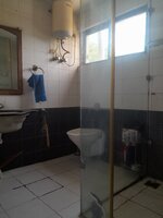Sub Unit : bathrooms 1