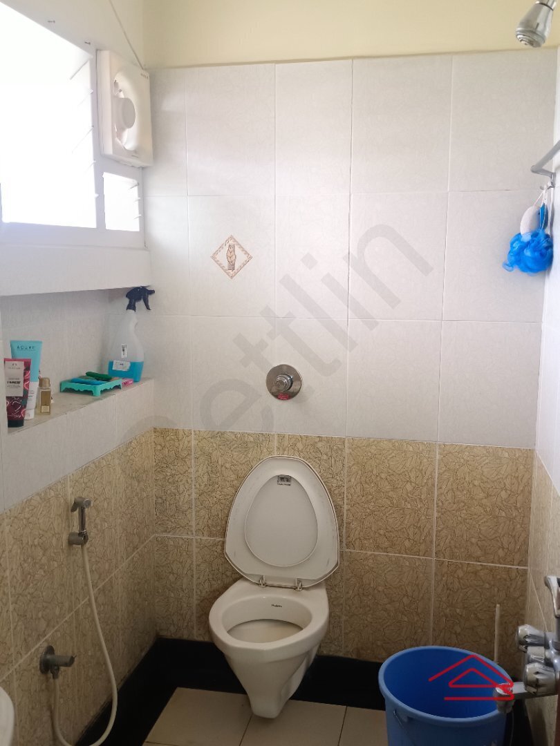 bathrooms 4