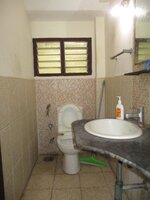 Servant Bathroom 1