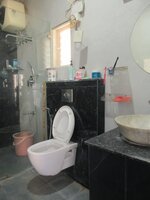 Sub Unit : bathrooms 2