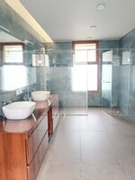 Bathroom 4