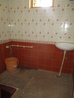 Sub Unit : bathrooms 1