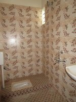 Sub Unit : bathrooms 1