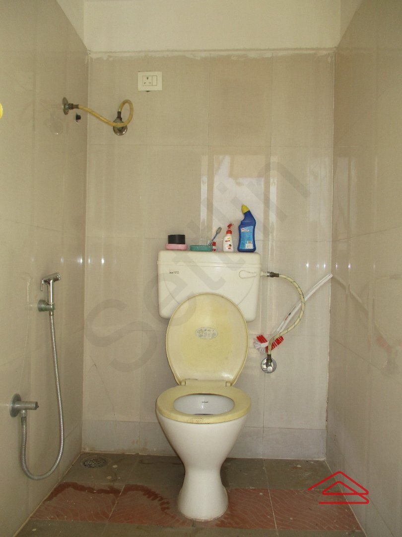 Sub Unit : bathrooms 4