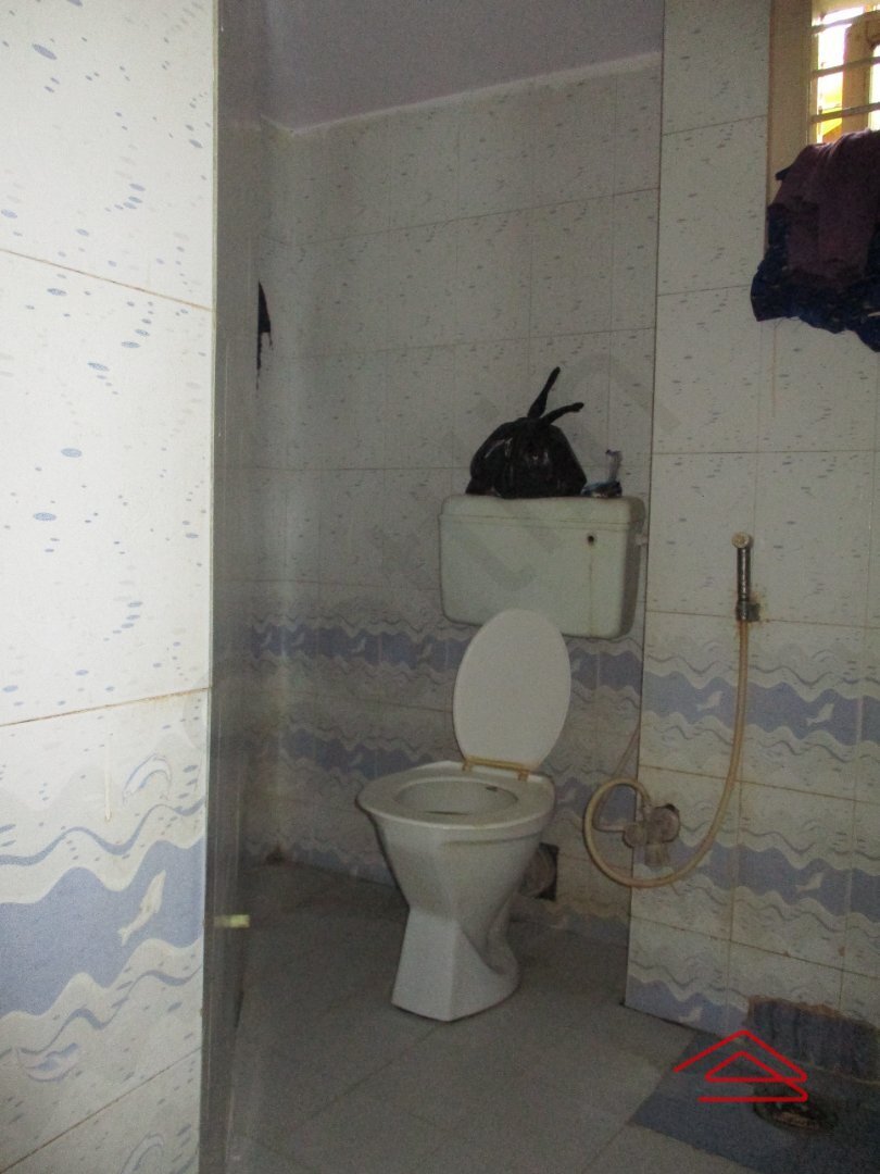 Sub Unit : bathrooms 1