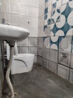 Sub Unit : bathrooms 3