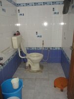 bathroom 4