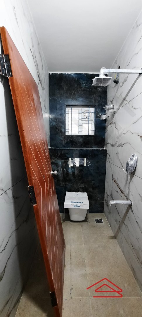bathrooms 4