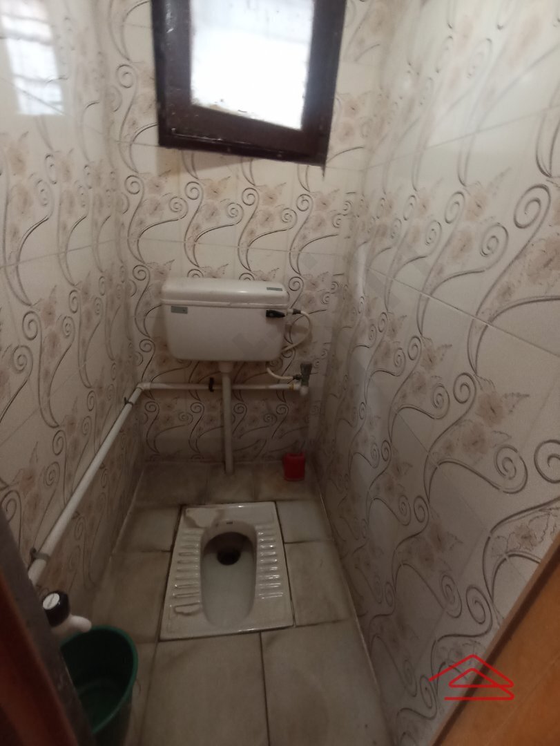 Sub Unit : bathrooms 2