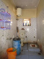 Sub Unit : bathrooms 1
