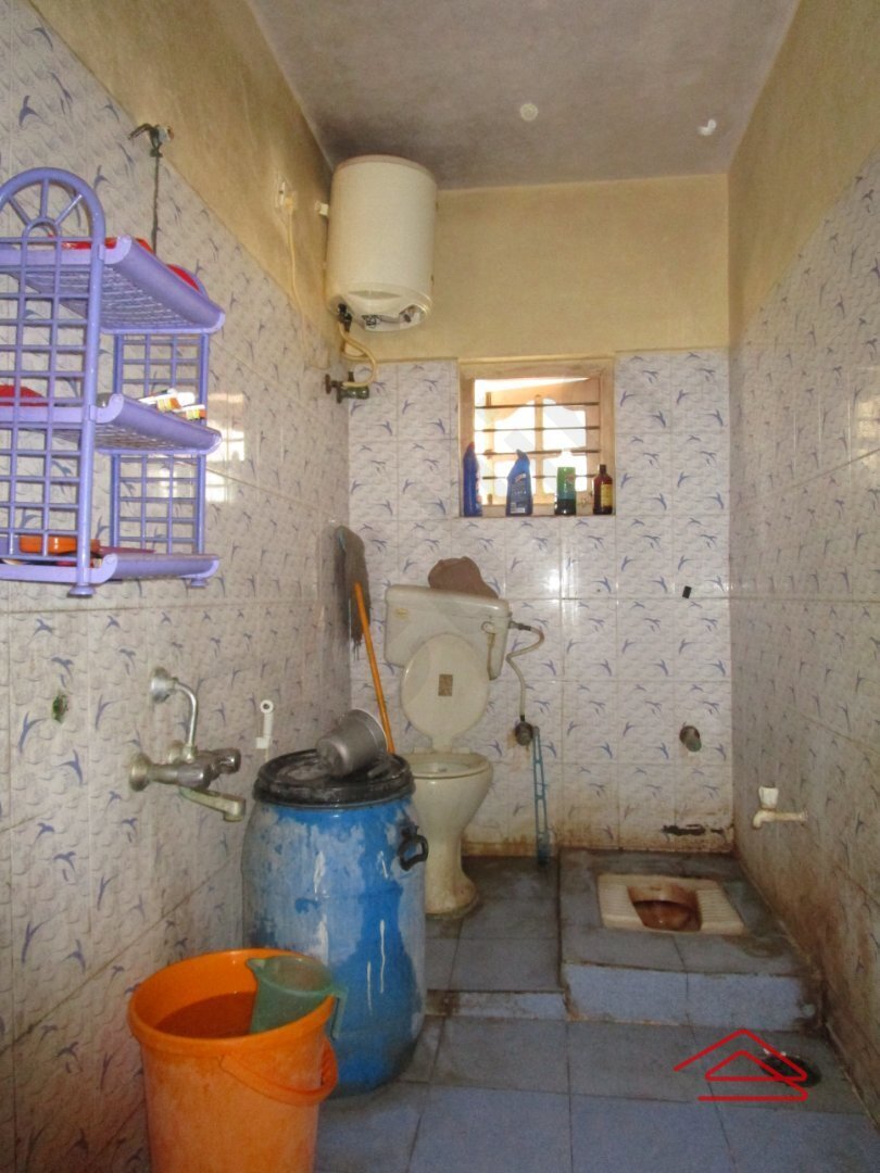 Sub Unit : bathrooms 1