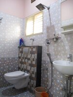 Sub Unit : bathrooms 2