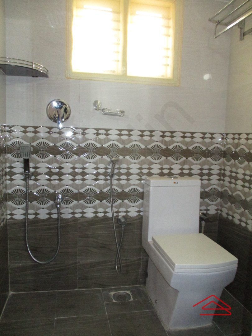 Sub Unit : bathrooms 3